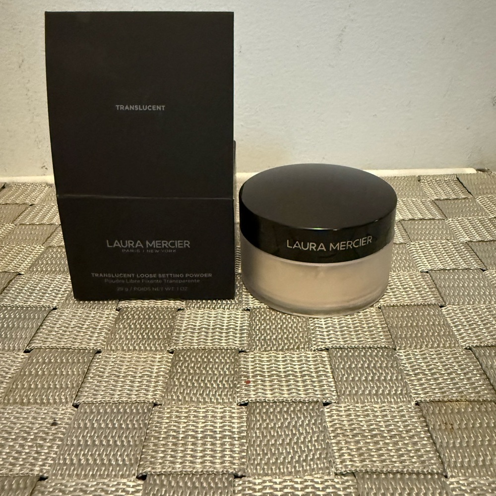 Laura Mercier Translucent Setting Powder - Black and Cream